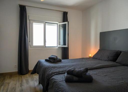 Newly Renovated 2 Bedroom Beachfront House Ситио-де-Калаонда Экстерьер фото